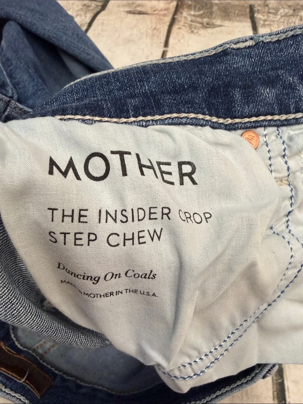 Mother Jeans The Insider Crop Step Fray in Dancing on Coals Size 24